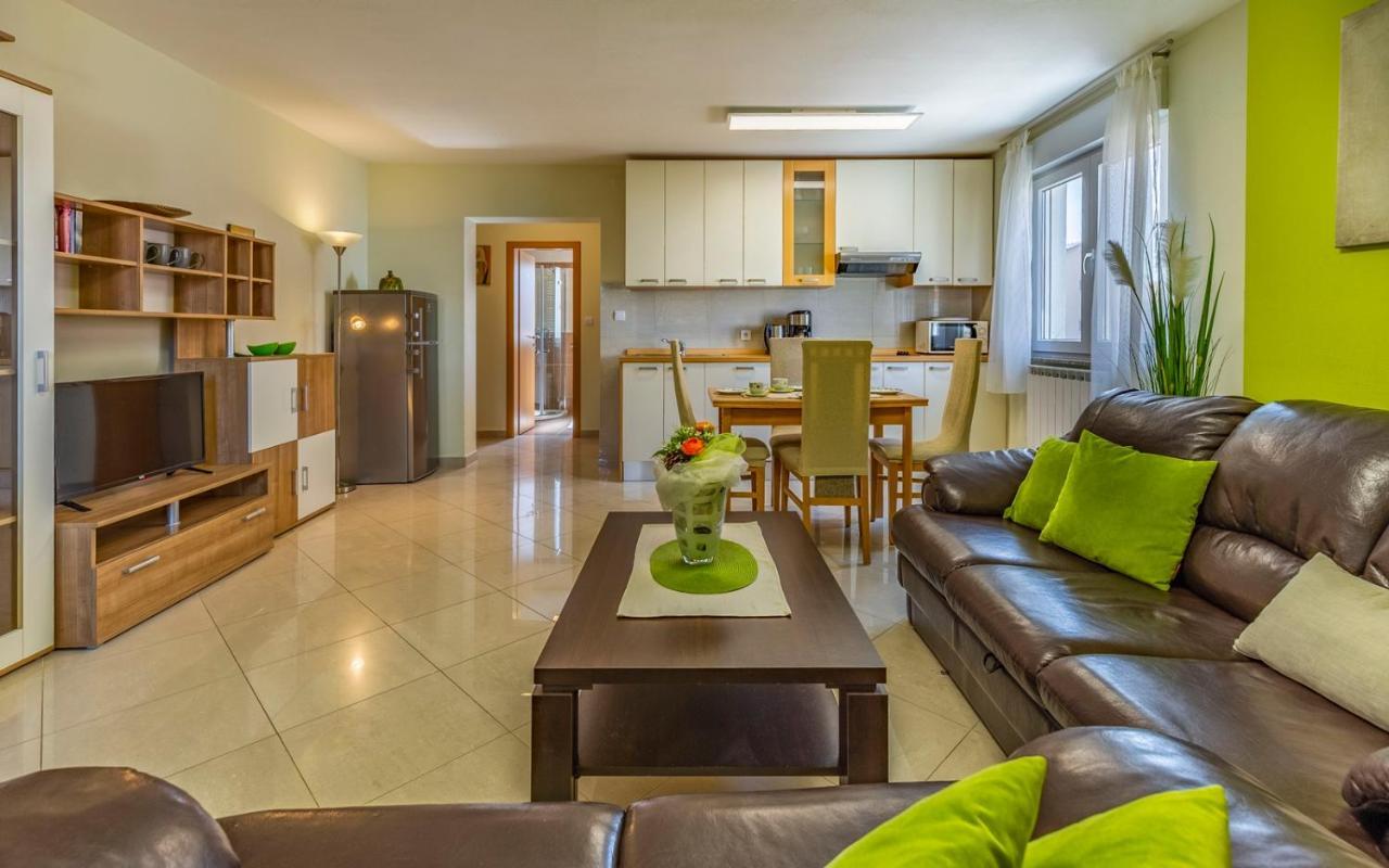 Apartments Istriensonne - Haus Stephan เมดูลิน ภายนอก รูปภาพ